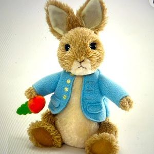 Gund Peter Rabbit bunny holding a soft carrot 8 inches/flopsy bunny w/ red cape
